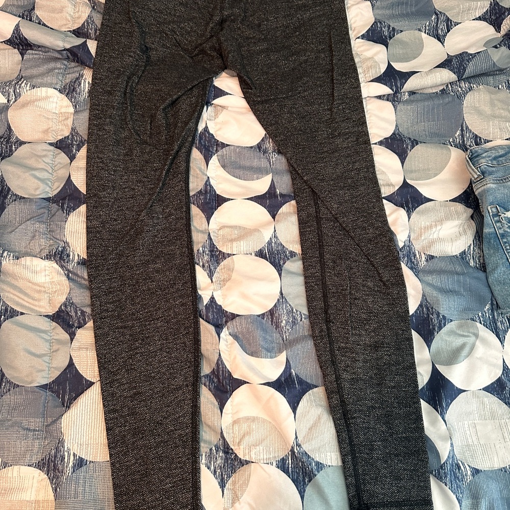 Lululemon Athletica Gray Leggings Form-Fitting Stretchy
